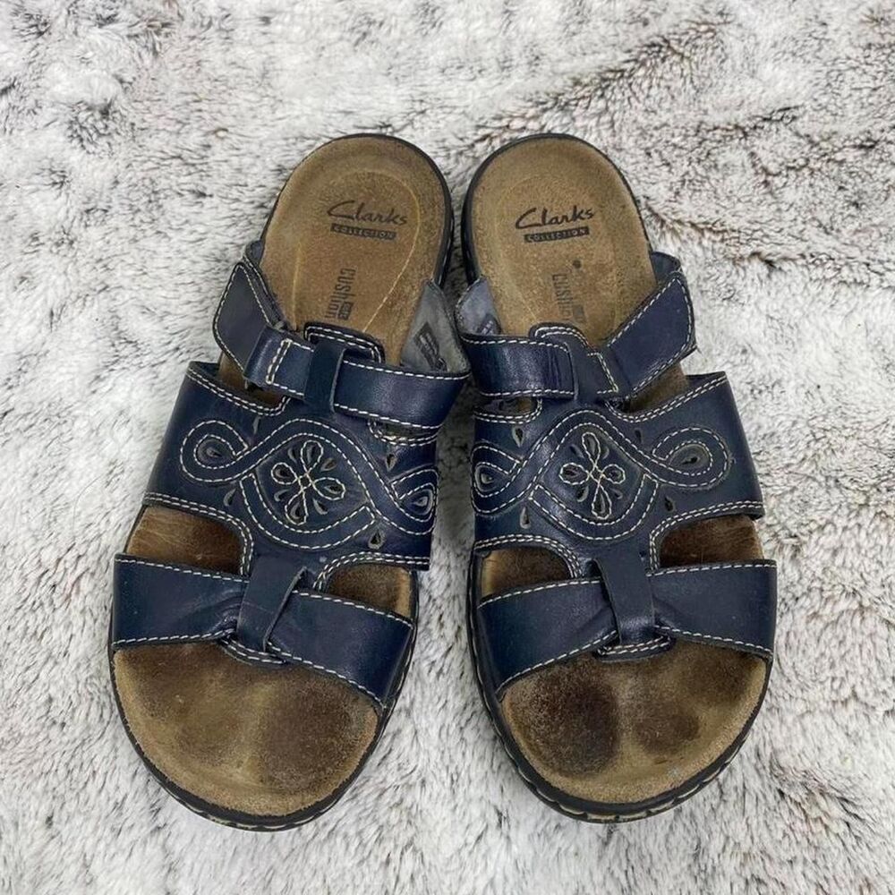 Clarks Leisa cacti navy blue leather sandals white stitching floral boho fairy